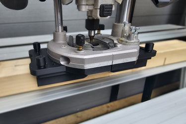 Dewalt DCW620 center jig adapter router base Mortises Groove Slotting