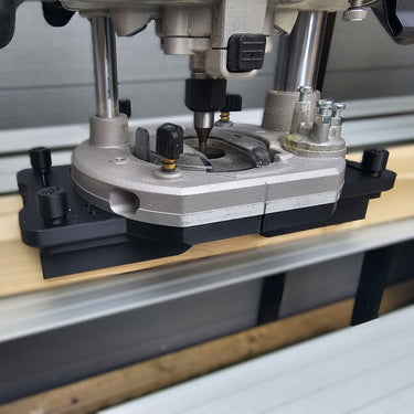 Dewalt DCW620 center jig adapter router base Mortises Groove Slotting