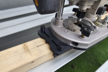 Dewalt DCW620 center jig adapter router base Mortises Groove Slotting